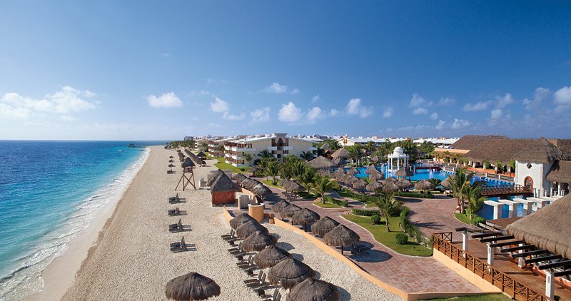 Dreams Sapphire Resort & Spa beachfront all-inclusive resort with pools and Caribbean views in Puerto Morelos, Riviera Maya.