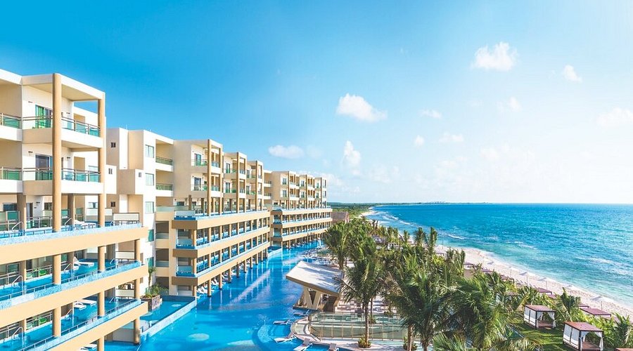 Generations Riviera Maya all-suite oceanfront resort with infinity pools, gourmet butler service, and luxury family accommodations in Riviera Maya.