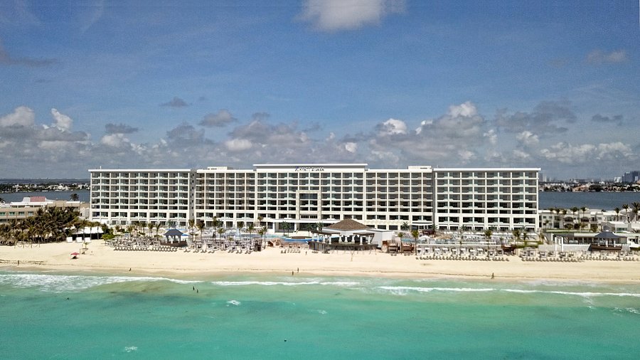 Hyatt Zilara Cancun adults-only all-inclusive resort in Cancun Hotel Zone with oceanfront infinity pools and modern luxury amenities.